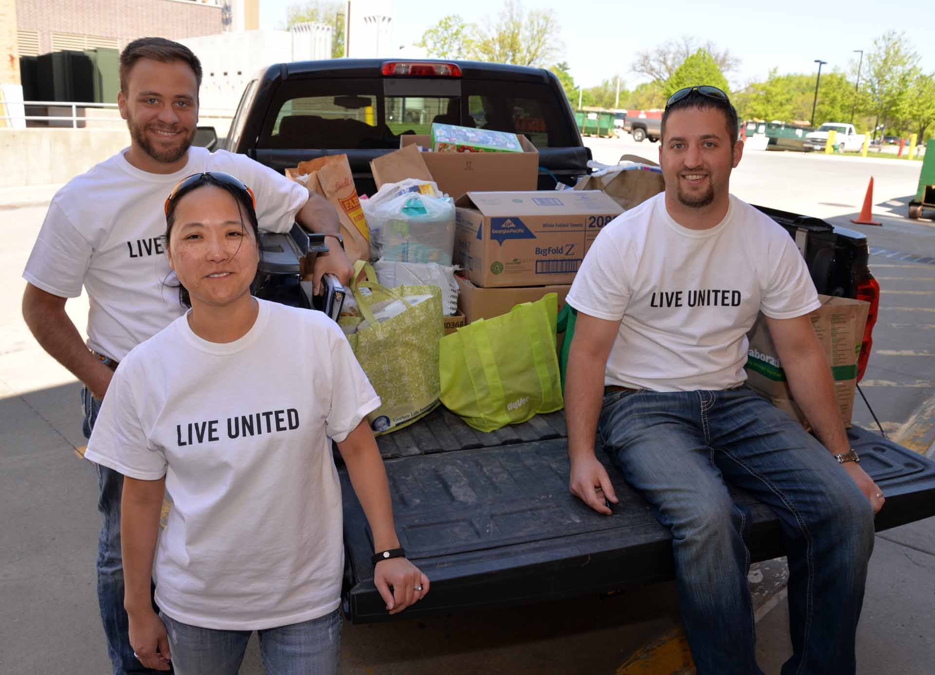 Food donations truck pic